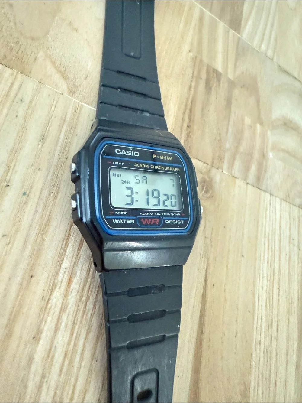 Casio digital F-91W black digital watch NEW BATTERY